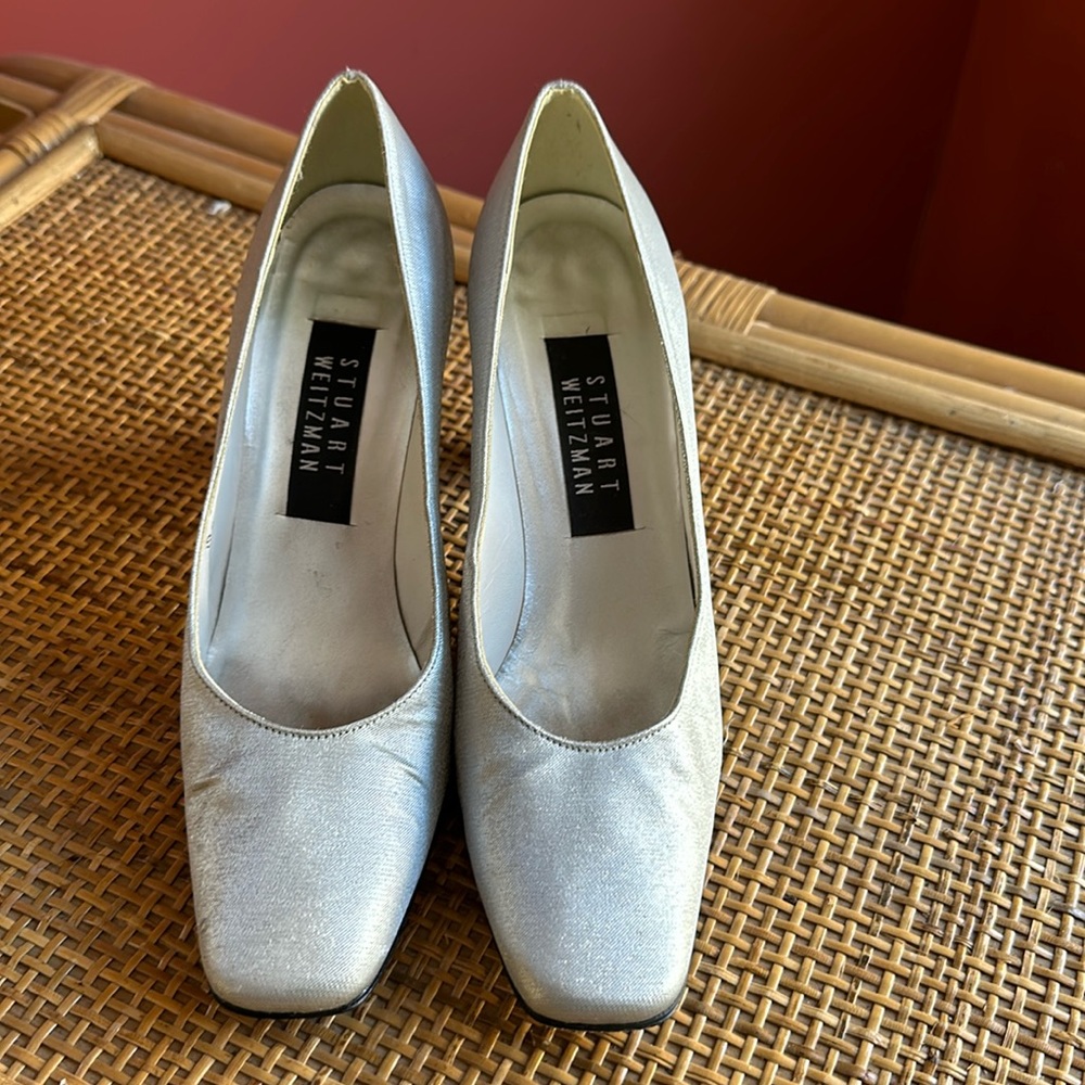 Stuart Weitzman pump